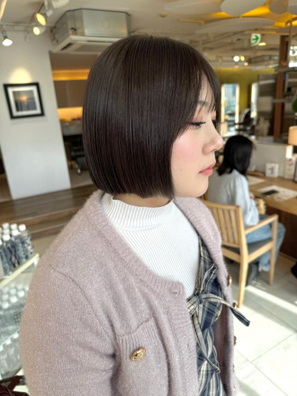 -顎ラインぷつっとボブ-