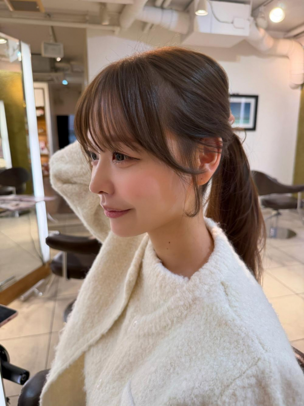 顔まわりレイヤーで小顔見えロング