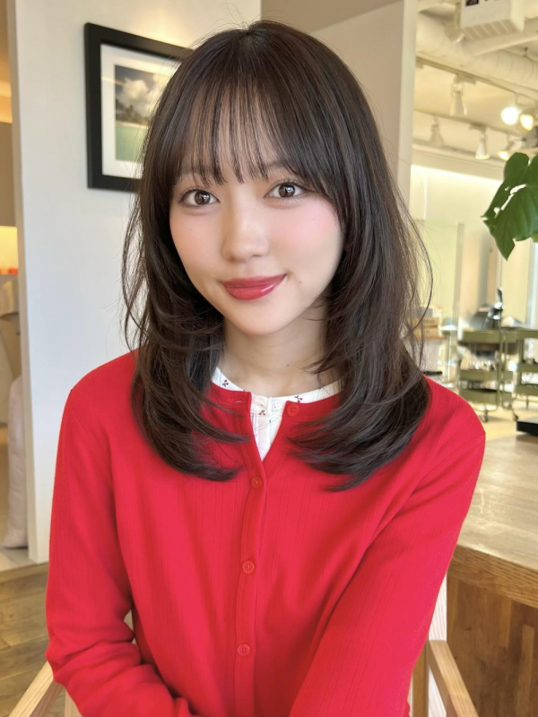 スモーキーグレージュレイヤー【Ayumi】｜美容院の最新記事