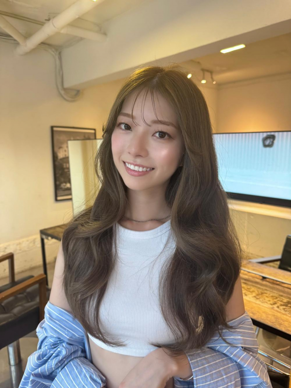 大人可愛いくびれレイヤー【寺島正貴】