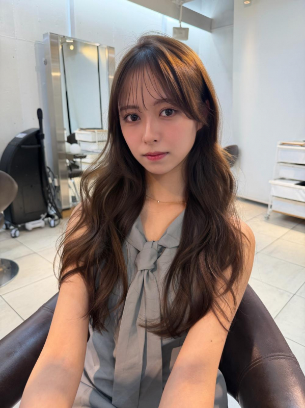 大人可愛いくびれレイヤー【寺島正貴】