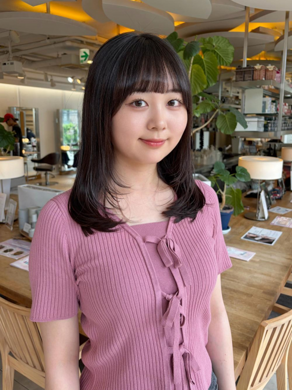 地毛でも軽やかなミディアムレイヤー【Ayumi】