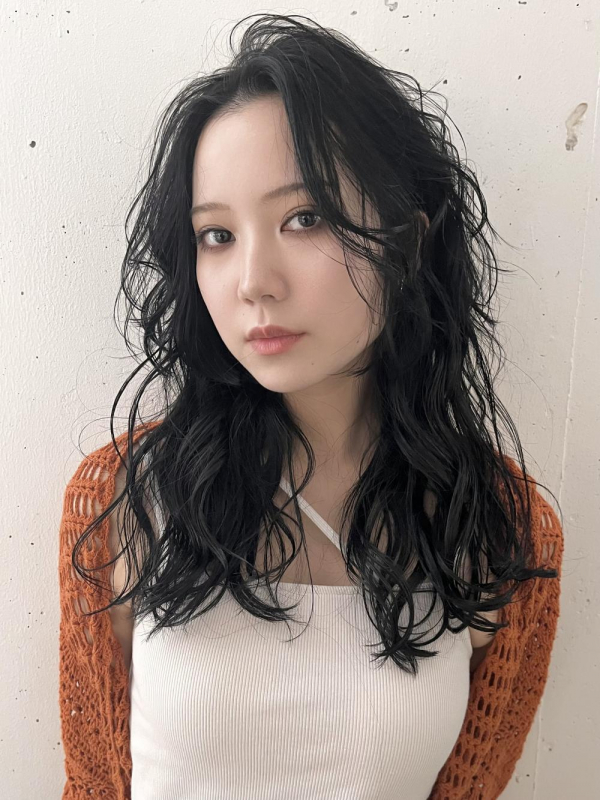 ロング顔周りレイヤーパーマ