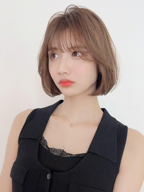ブリーチなしカラー韓国ボブ大人ボブ小顔ヘアベージュカラー