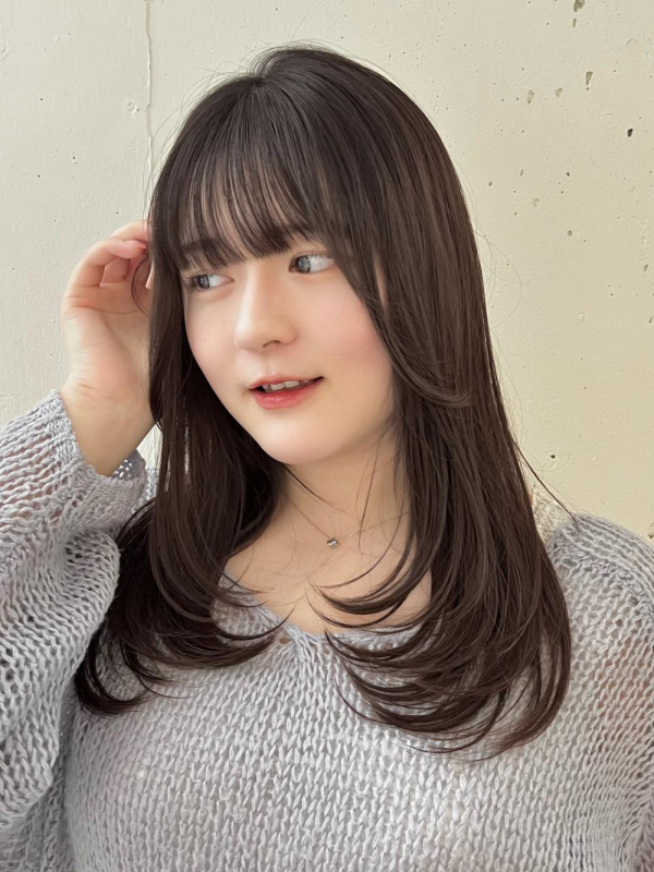 ミディアムレイヤー小顔顔まわりカット