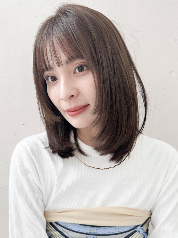 フェイスレイヤーミディアムフルバングアッシュベージュ