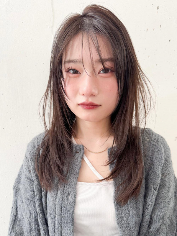 ナチュラルストレートロングレイヤーシースルーうざバング