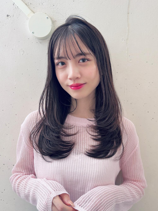ナチュラルフェイスレイヤーカット透け感ブラウンベージュカラー
