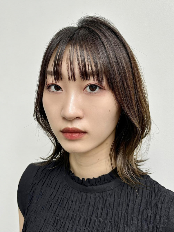 ふんわりミディアムおしゃれ女子ウルフヘア