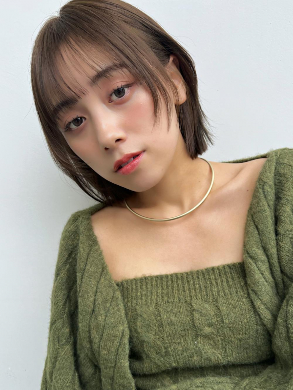 顔周りレイヤー外ハネボブ