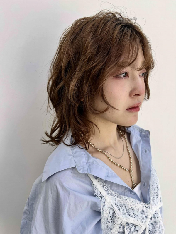 韓国風レイヤーハッシュカットおしゃれ女子ウルフヘア