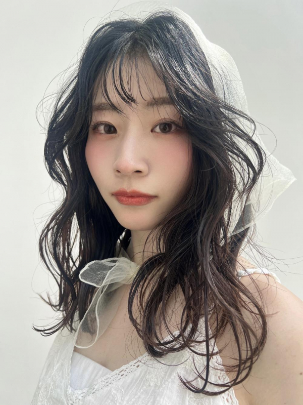 バブーシュカ韓国風レイヤーカールヘアアレンジ