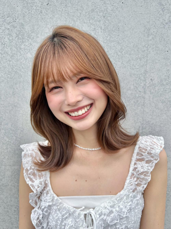 韓国風外ハネレイヤーボブくびれヘア