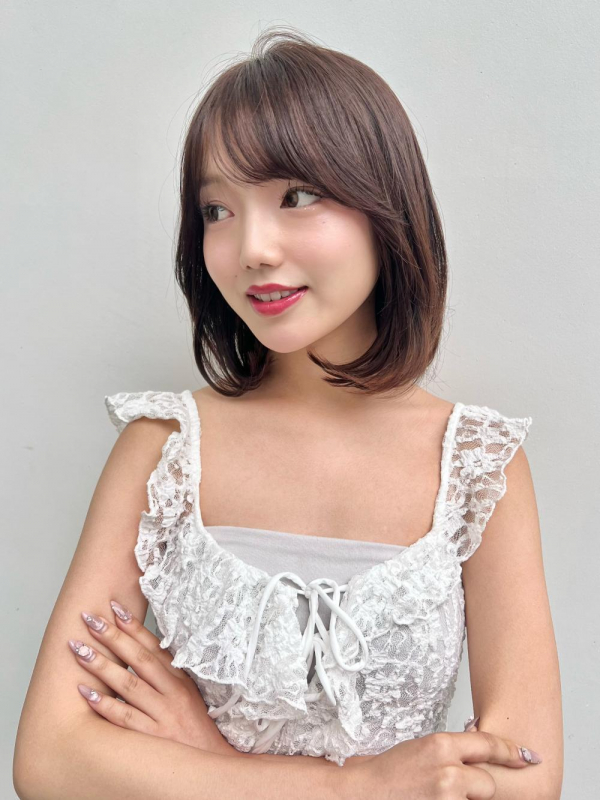 韓国風レイヤーボブベージュカラー