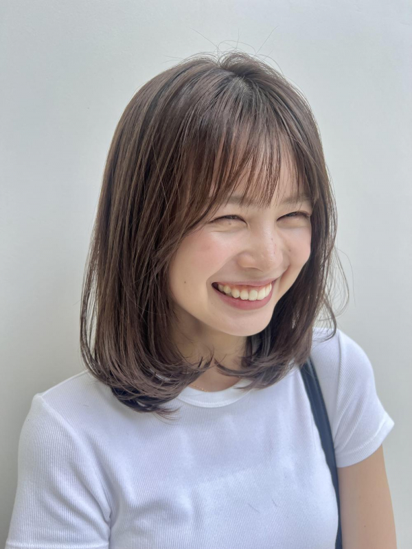 ワンカールレイヤーボブオリーブベージュ