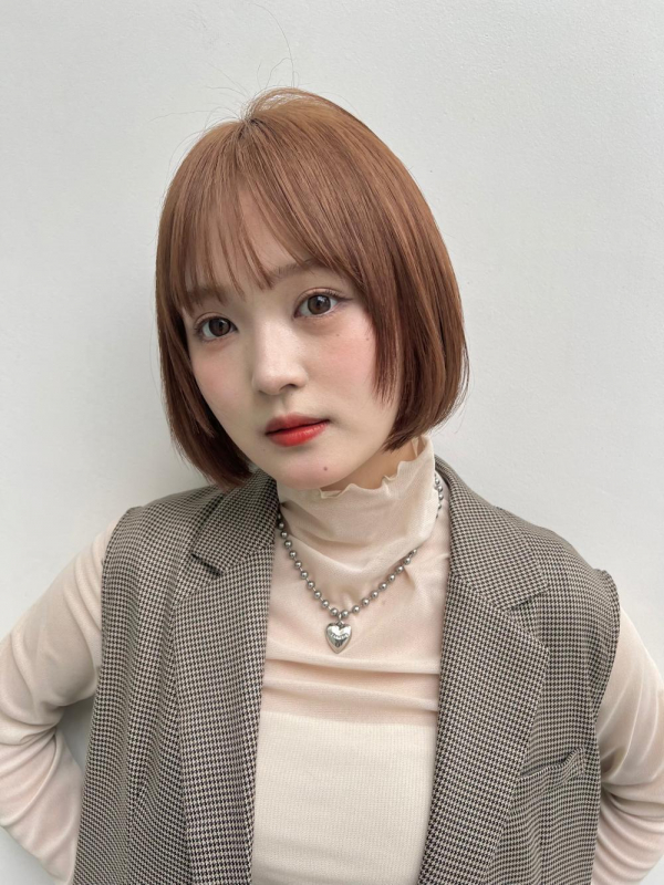 ハイトーンカラーミルクティーベージュ小顔ヘアボブ