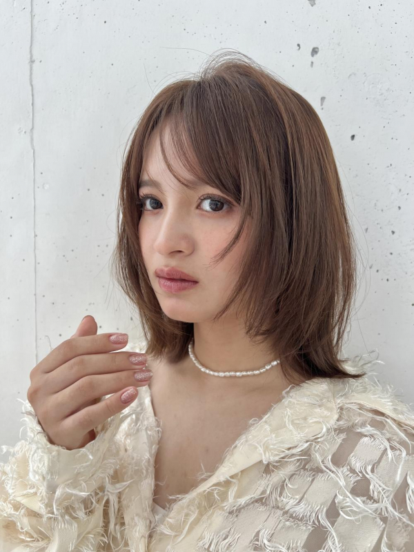 顔まわりレイヤー外ハネレイヤーボブ