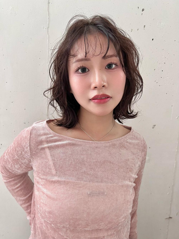 簡単スタイリングウェーブヘア小顔ヘア