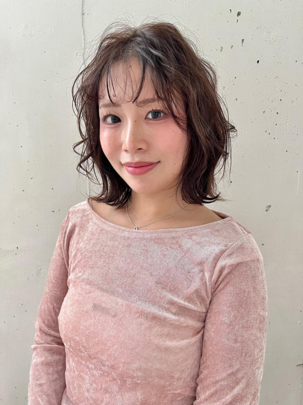 簡単スタイリングウェーブヘア小顔ヘア