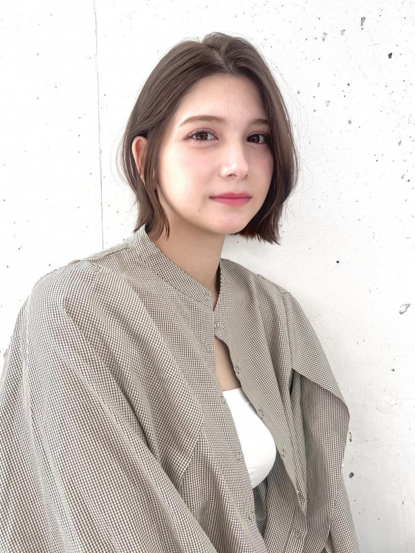 くびれ外ハネボブベージュカラー