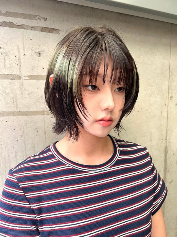 韓国風レイヤーボブハッシュカットおしゃれ女子ウルフ
