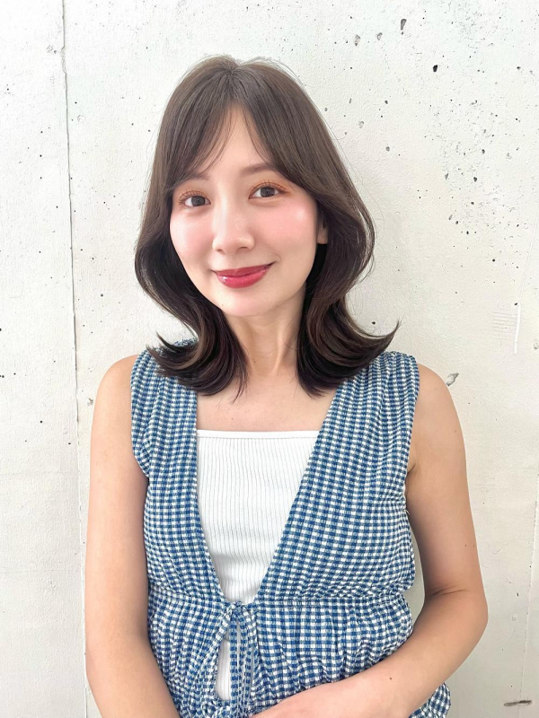 韓国風外ハネレイヤーボブくびれヘアオリーブベージュ