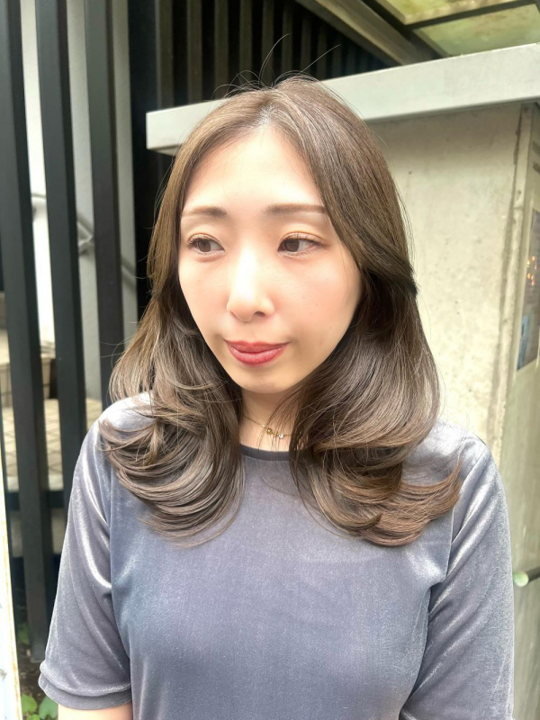 オリーブベージュブラウンワンカール外ハネレイヤー